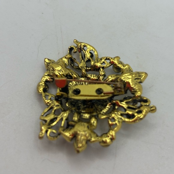 Elegant Green and Gold Floral Brooch - Picture 3 of 4